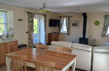 2 Bed House - Sleeps 4 - Fishing - Parking - Patio - Foto 9