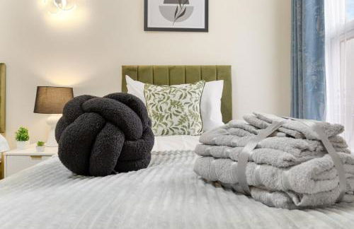 Lovely 4-BR Home In Leyton - Sleeps 14, Near Tube, Arcade, 100inchTV - Foto 74