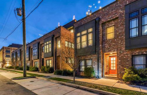 Skyline Views with Double Rooftop Deck & Game Room - Foto 52