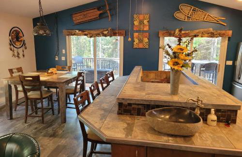 Hazel's Goose Creek Lodge - Private Riverfront! - Foto 26