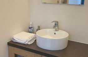 A6 Parking Wifi 1 chambre 3 lits, 1 canapé lit 2 à 6 personnes Réduc à la semaine ou mois - Foto 7