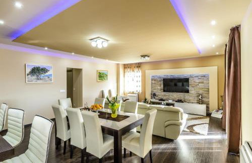 Villa Pave - Six-Bedroom Villa with Terrace and Swimming Pool - Foto 8