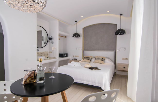 Spiros Hotel - Photo 12