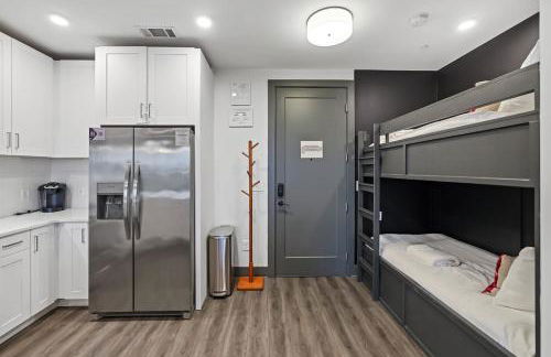 Modern Condo for 6 with Rooftop & Gym Near DT - Foto 9