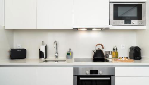 Limehome Lisbon Calçada do Cardeal - Foto 5, stove, toaster