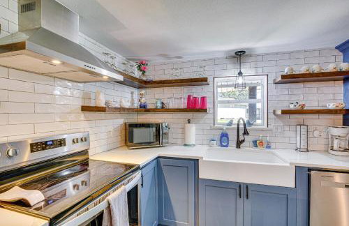 Waterfront Retreat with Hot Tub in Gun Barrel City! - Foto 9