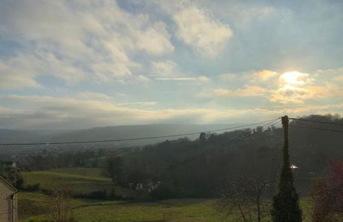 A Cotswold Cabin with Great Views and a Hot Tub - Foto 17