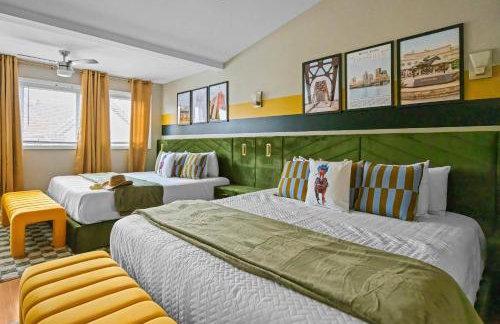 Stylish City Condo Near Top Restos & Nightlife - Foto 25