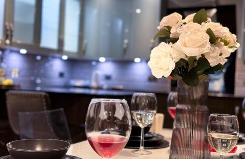 Luxurious 3Bed House with Spa Bath & Garden - Foto 15