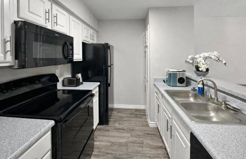 Modern One Bedroom Apartment in Addison with Pool - Foto 4