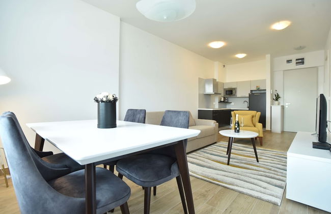 ROYAL GARDENS Apartments - Photo 48