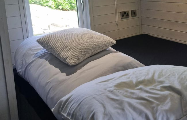 Glamping Hut - Sleeps 2, hot tub & Parking - Foto 3