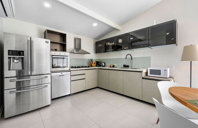 NEW Modern 3BR 3BA Private Pool Centrallylocated - Foto 13