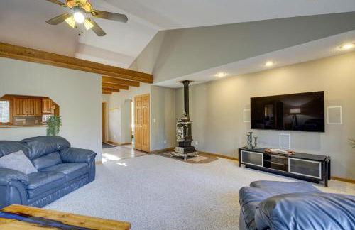 Peaceful Hibbing Getaway Heated Floors, Fire Pit! - Foto 4