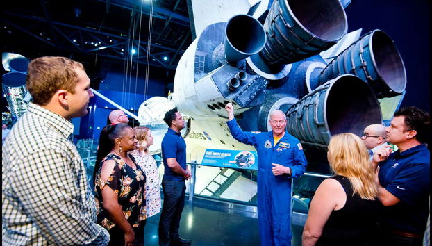 Alla scoperta del centro spaziale insieme a un astronauta