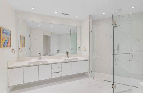 Ocean Front 2BR 2.5BA Lux Condo on Singer Island - Foto 32