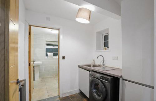 Spacious Modern 4BR Home 2 Luxury Bathrooms Private Parking Near M54, M6, JLR & WV1 - Foto 21