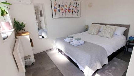 The Snug - for Eurotunnel, North Downs Way & Golfing - Foto 2