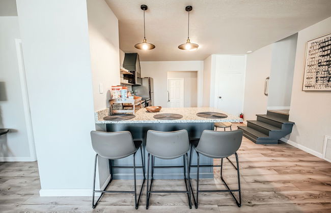 Spacious Cozy 6BR for 14- Lgbtq Friendly 2260 - Photo 12