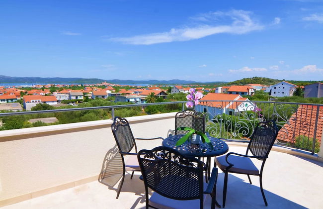 Apartment in Murter With Pool and Sea Views - Foto 8