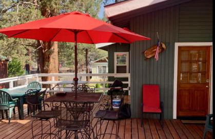 Spacious cozy chalet huge deck over seasonal creek - Foto 43