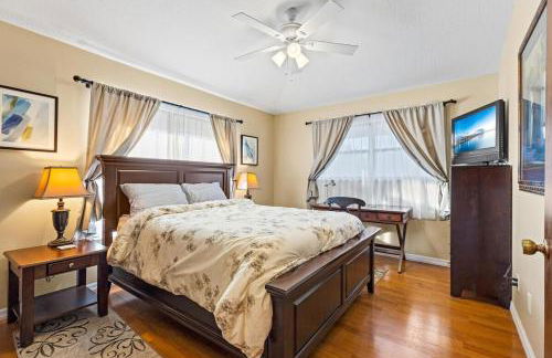 SAND CASTLE-Fun For Big Groups-Walk to Beach, Heated Pool, Lanai - Foto 24