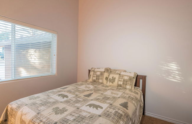 Brown Bear Lodge - Photo 2