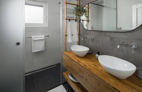 Amazing Home In Strped With Wifi - Photo 39