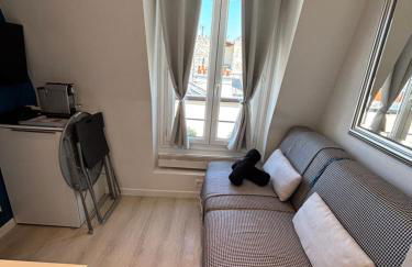 Paris 17ème - STUDIO compact 10m2 -110 sqf - coeur BATIGNOLLES - ideal SOLO traveler - Foto 7
