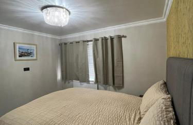 Charming Aldershot Home - Free Parking - Foto 17