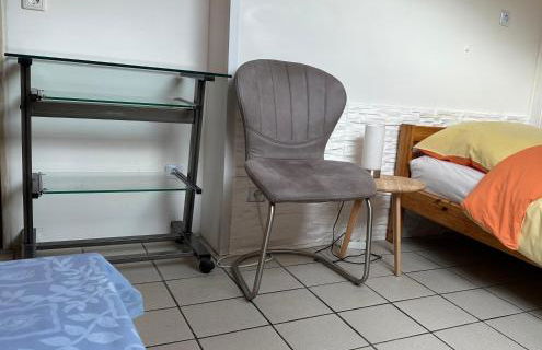 Ferienwohnung , ruhig gute Messe Anbindung,Parkplätze & Top- öffentliche Verkehrsmittel zur City und Messe - Foto 5