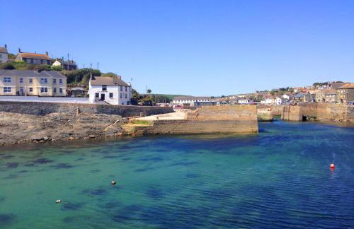 Cliff House - a stunning sea view 2 bed apartment in Porthleven - Foto 4