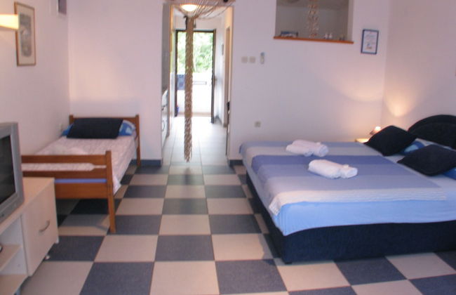 Apartments Srkoc - Photo 3