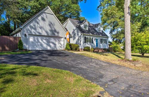 Modern Home with Yard and Deck, 1 Mi to Clemson U! - Foto 27