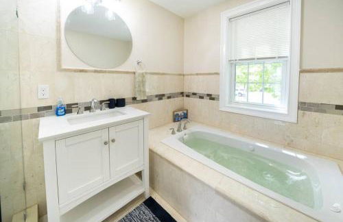 40 - 4BR Lakeview - Lakeside retreat near GJK View - Foto 29