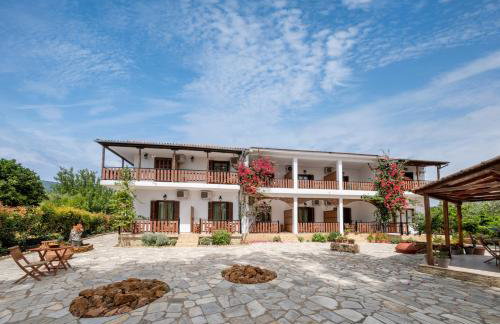 Vergonis Studios - Photo 25