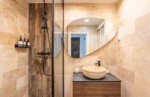 Spacious & Cozy 2-Room with Balcony - Foto 12