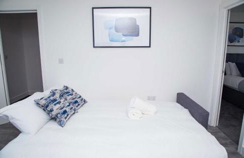 Bridge Court by Sterling Edge Apartments - Luxury Aparthotel - Stylish 1-bed Apartments - Balcony with Canal View or Private Garden - Free Parking - Foto 49