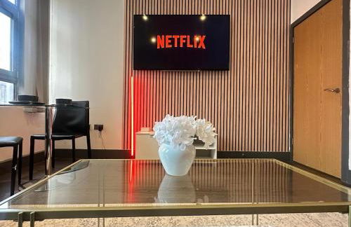 65 Inch TV City Center 1BR Long Stay Ready - Foto 1