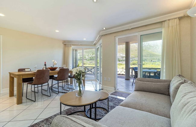 Beachfront Villa, Beach Club, Houtbay - Photo 24