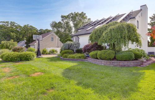 New Jersey Home with Private Office and Backyard Oasis - Foto 32