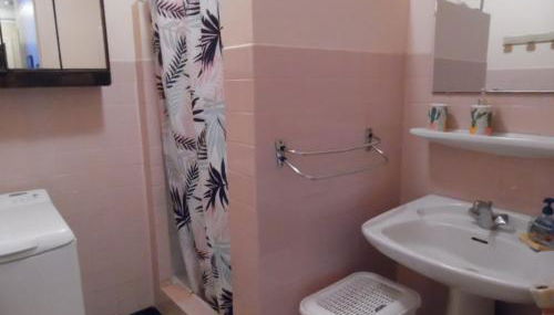 Charmant F2 à Amélie-les-Bains avec terrasse, parking et Wi-Fi, proche thermes et centre-ville - FR-1-703-116 - Foto 5