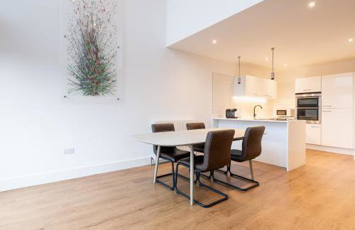 CITY CENTRE APARTMENT with Free Secure Underground Parking - Foto 3