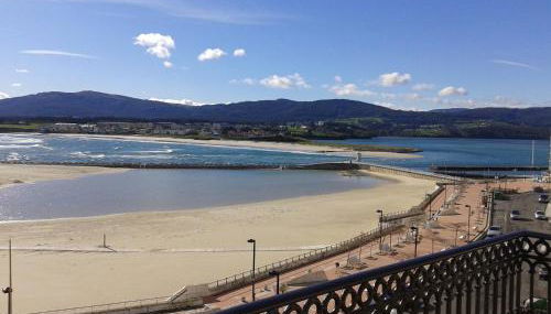 Tres dormitorios con magníficas vistas al mar - Foto 4