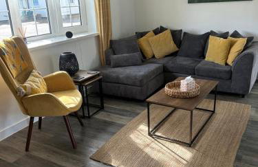 44 Gower holiday village Ty Gŵyr Cosy 2 bedroom Chalet with a seasonal indoor pool - Photo 3