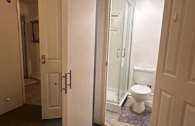 Captivating 2-bed Apartment in West Bromwich - Foto 9