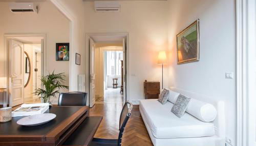 Flat Three - Photo 3