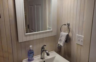 Centennial House - Great Location with Lakeview! - Foto 48