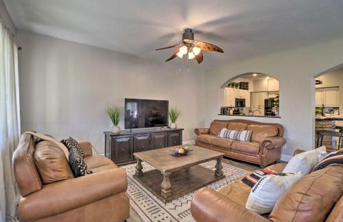 Lavish Family Escape with Game Room in Avondale! - Foto 3