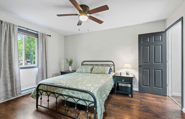 The Tranquil Trails by Avantstay Lake Access, Deck, Fireplace - Foto 30